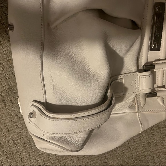 Authentic Burberry White Leather Large Handbag - Picture 8 of 9